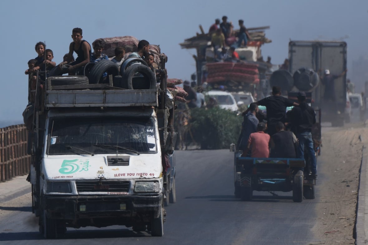 The immigrant Palestinians fled north of Gaza to cargo cars.