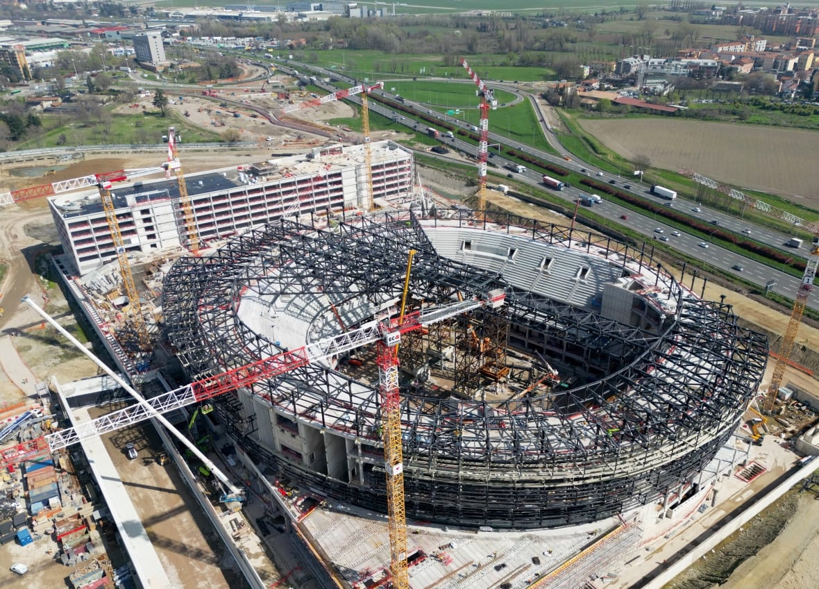 A less than the construction was filmed from the top.