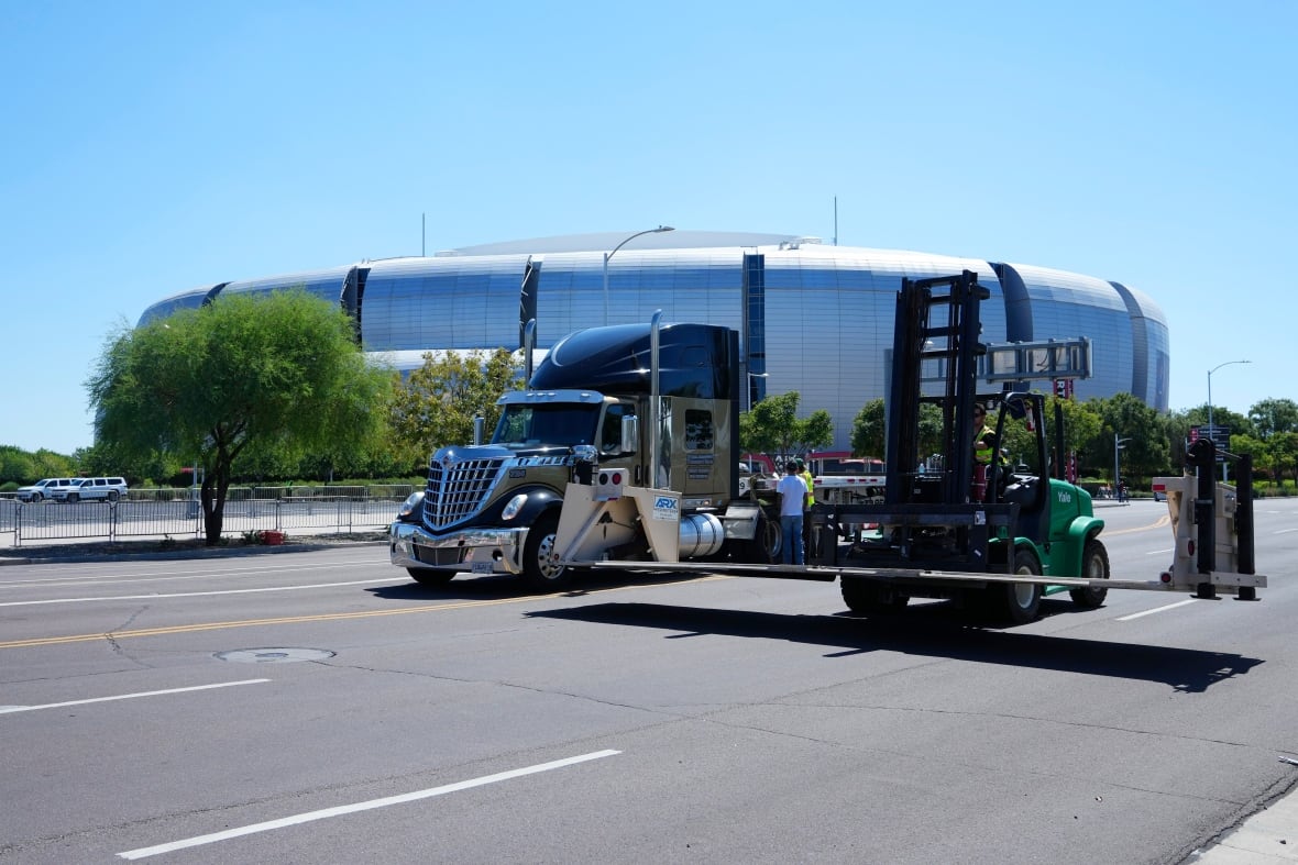Security vehicles barriers are installed one day before the Charlie Kerk souvenir service at the State Pharm Stadium Saturday, September 20, 2025, in Glindel, Areez.