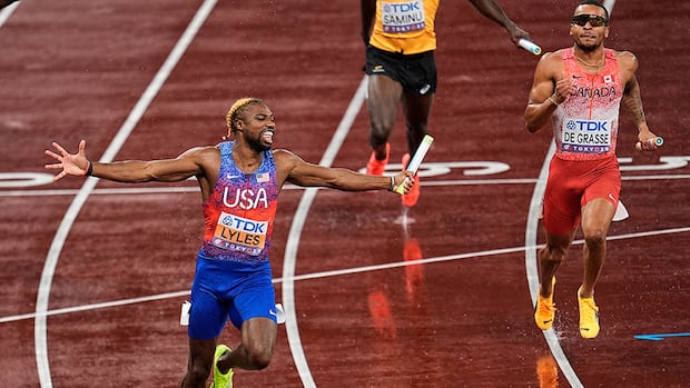 Canada's men sprint to world 100-metre relay silver medal behind U.S. in rainy Tokyo | CBC Sports