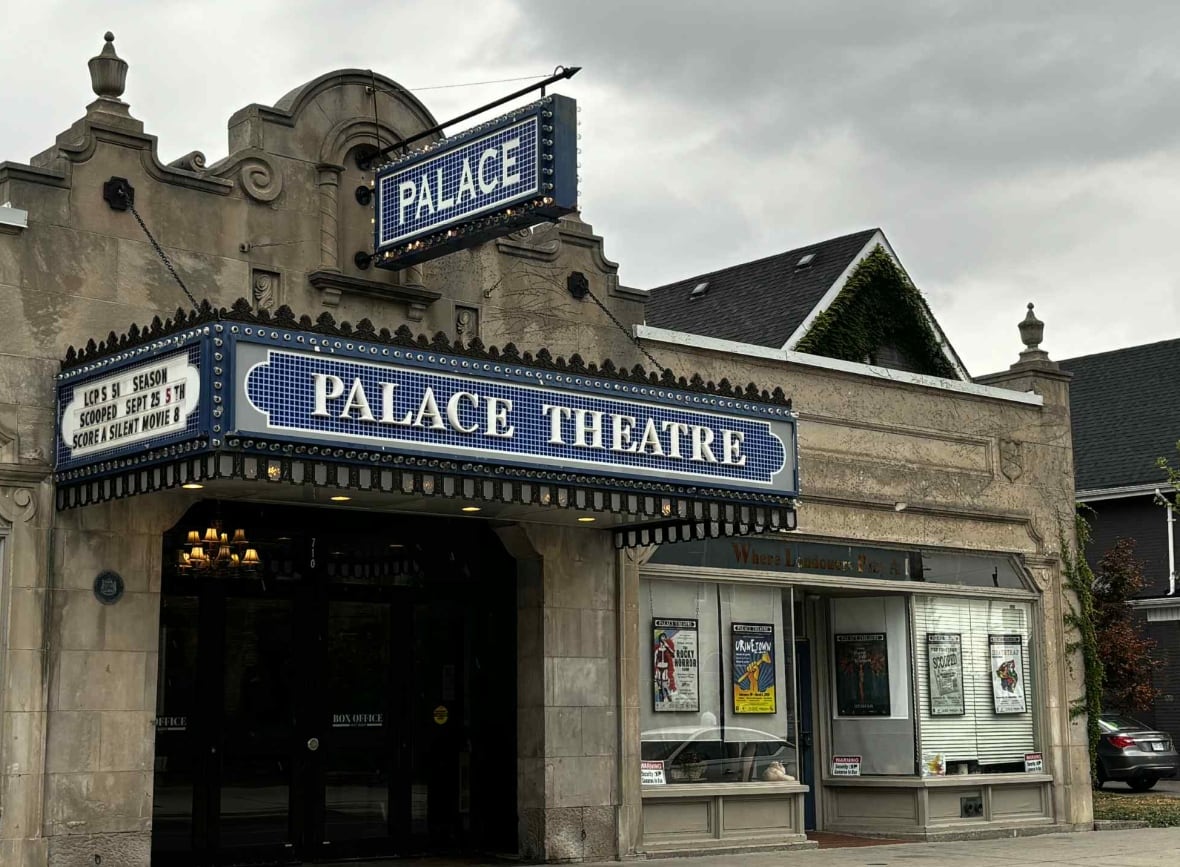 Teatr Palace na zewnątrz