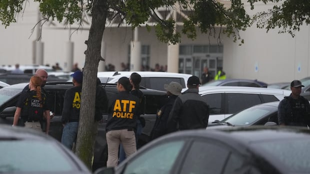 3 people shot at the Dallas Immigration Office office and dead wall, officials said