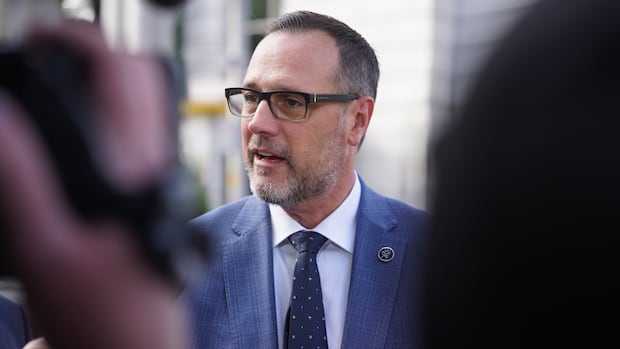 Quebec Bans Gender-Inclusive Writing in Government Communications, Citing Confusion