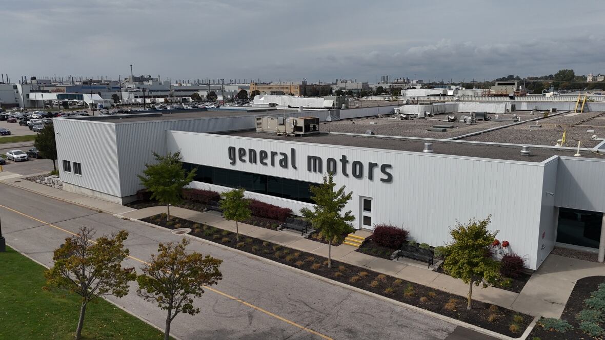 Photo showing General Motors factory in Oshawa