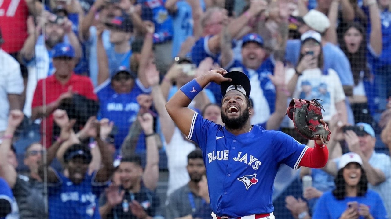 Blue Jays Clinch AL East Title, Sparking World Series Hopes Among Jubilant Fans