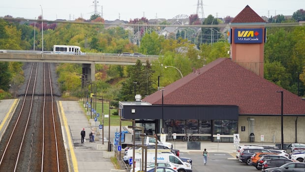 Via postpones direct Montreal-Toronto pilot | CBC News