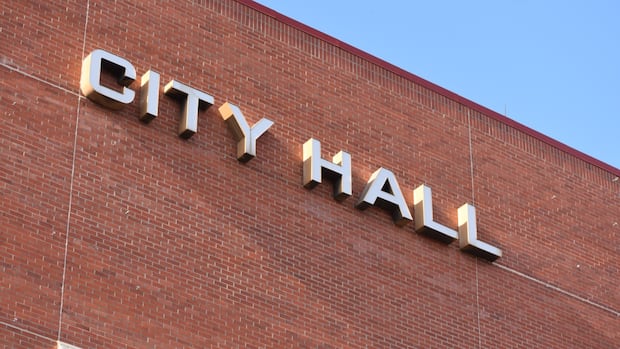 Medicine Hat city council votes to fire chief administrator