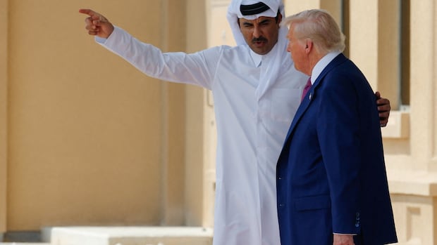 Trump Sign Order Feledging Protect Qatar against any armed attack