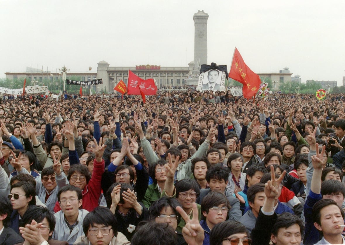 The old picture of the protesters