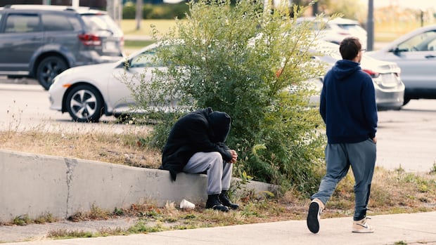 As Barrie, Ont., moves to clear encampments, some people say they have nowhere to go | CBC News