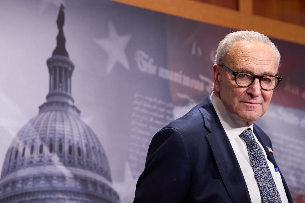 Senate Leader Chumuch Schumer, DN.y., attends the news clock about the public closure, on Tuesday, on September 30, 2025, Capitol Hill in Washington. (Ap Photo / Jacquern Martin)