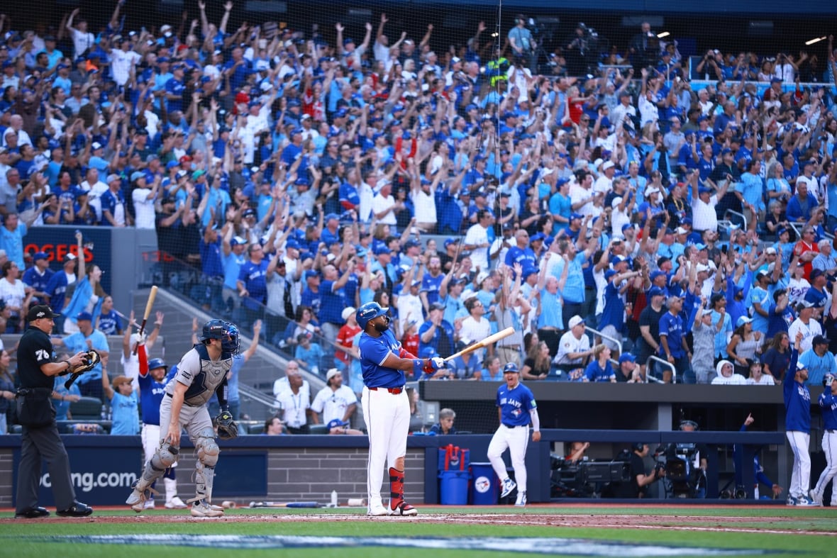 Blue Jays eye sweep in Game 3 of ALDS in New York: 'It will be a fun atmosphere' | CBC Sports