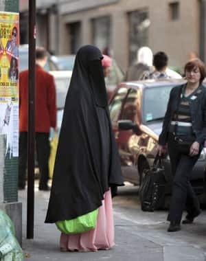 veil-france-cp-8637904