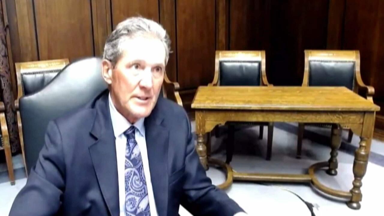 Premier Pallister curses at NDP leader while facing heat for