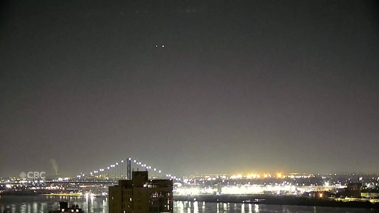 2 bright lights shone over Windsor's skies Wednesday night