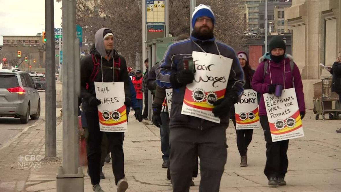 PSAC hits the picket lines in Winnipeg CBC.ca
