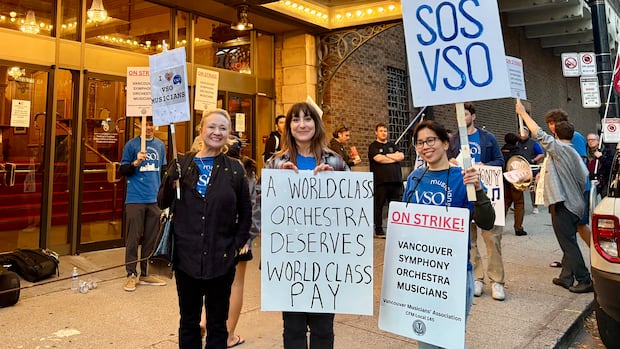 Vancouver Symphony Orchestra musicians reach tentative deal to end strike | CBC News