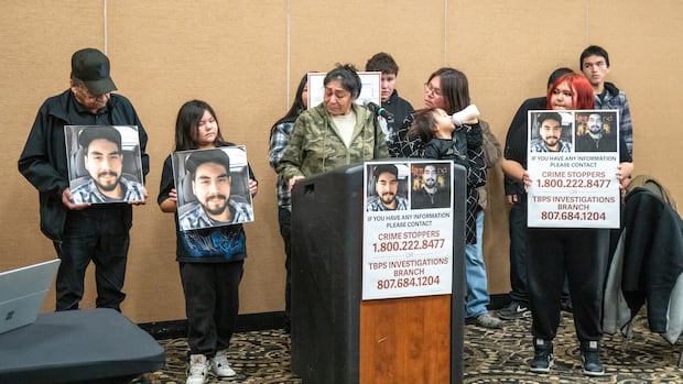 3 years after death, Thunder Bay, Ont., homicide victim's family members appeal to police, public