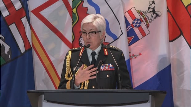 カナダ軍、人種差別と虐待を謝罪 | カナダ軍が人種差別と虐待を謝罪CBCニュース カナダ軍、人種差別と虐待を謝罪 | カナダ軍が人種差別と虐待を謝罪CBCニュース