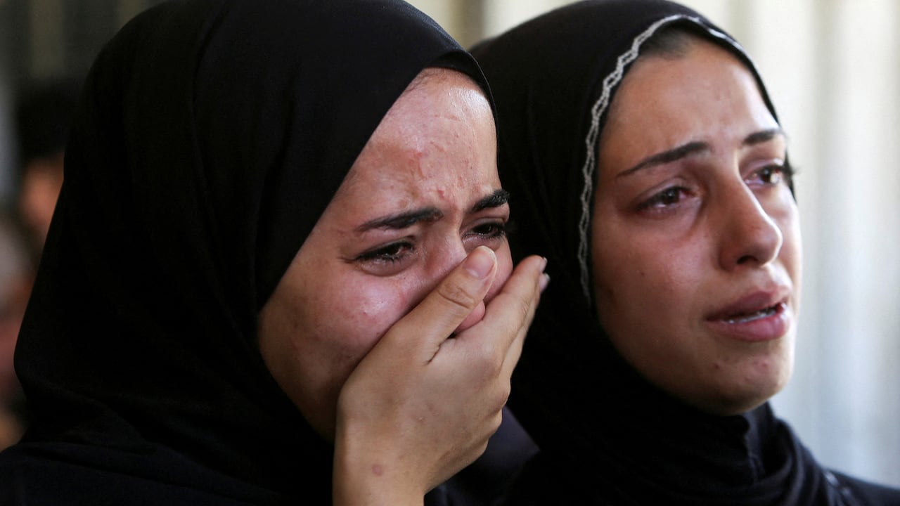 Rush for food leaves 20 dead at Gaza aid site | CBC.ca