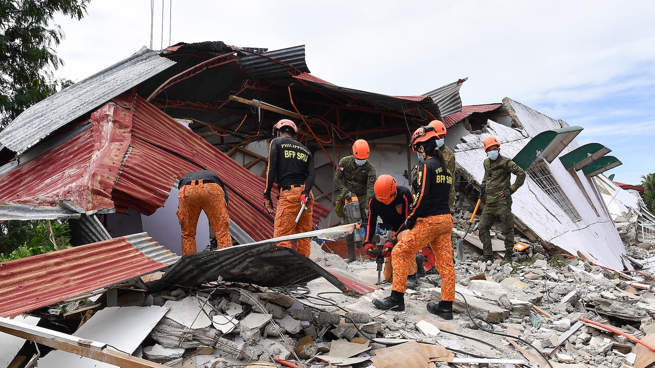 6.9 magnitude quake kills dozens, damages buildings in Philippines