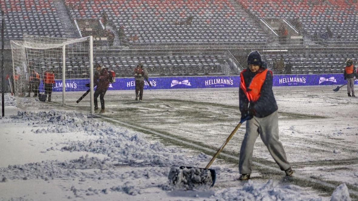 winter maintenance crew