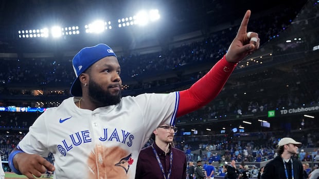 Blue Jays keep playoff hopes alive after 6-2 Game 6 win over Seattle Mariners