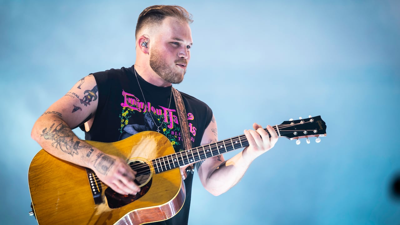Zach Bryan responds to DHS criticism of ICE song: 'I'm on neither of these  radical sides' | CBC News