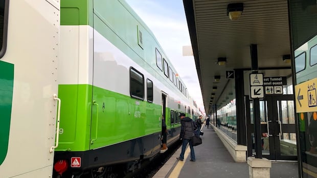Parts Lakeshore West GO train out of service until Tuesday | CBC News
