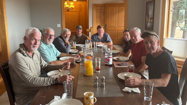 Image for article Sask. town thankful Americans keep flocking here to hunt, amid CanadaU.S. tensions