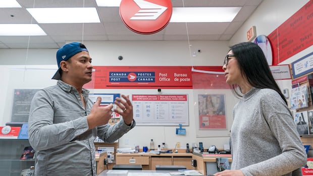 Vancouver Chinatown's last post office, a 'lifeline' for community, facing closure