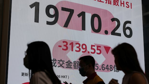 Leaders campaign against backdrop of global market turmoil