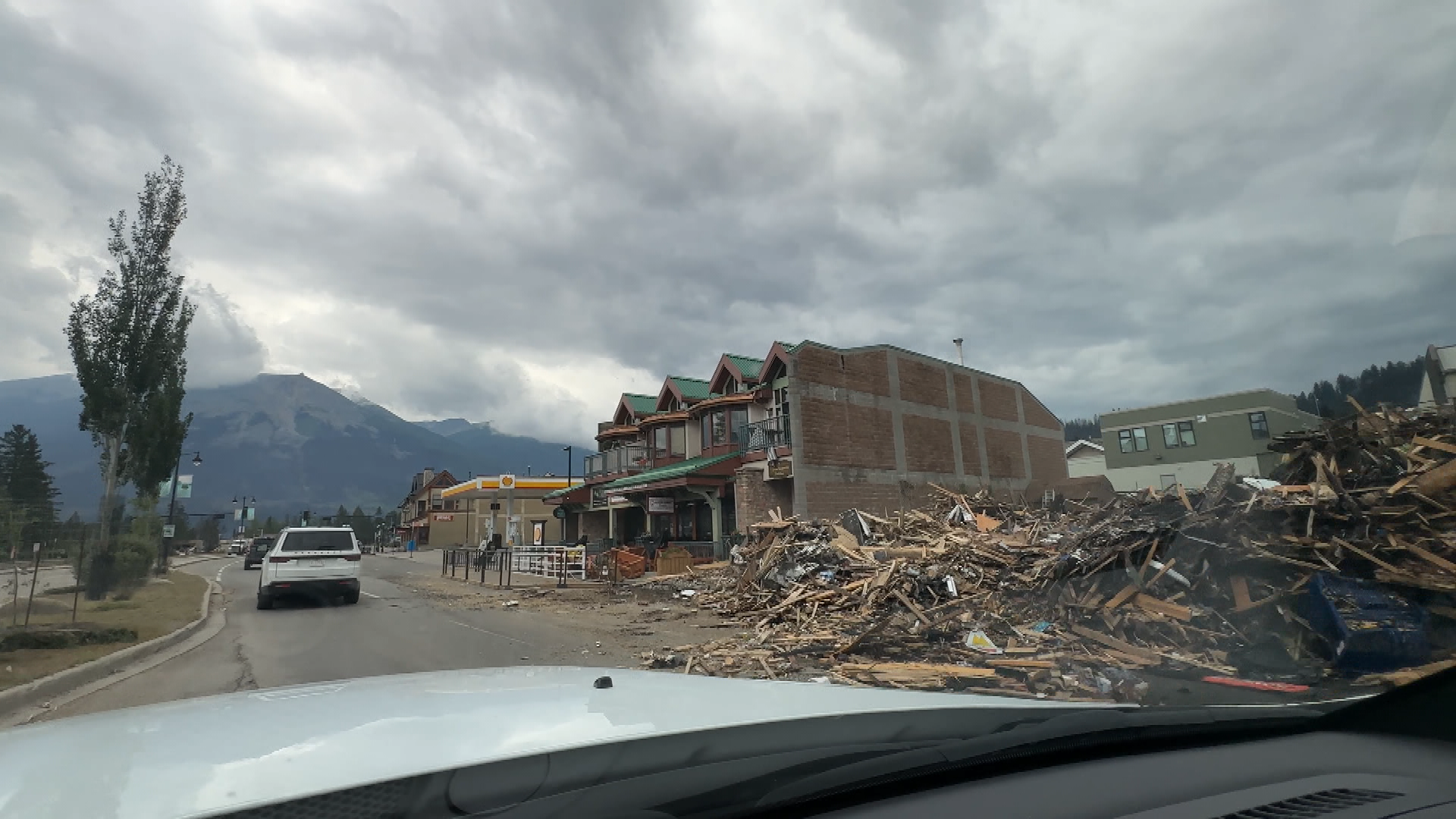 Wildfire that ripped through Jasper National Park could burn for months, official says Wildfire that ripped through Jasper National Park could burn for months, official says