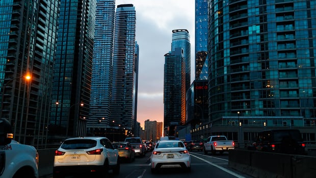 Police to crack down on drivers who 'block the box' in bid to cut Toronto gridlock | CBC News
