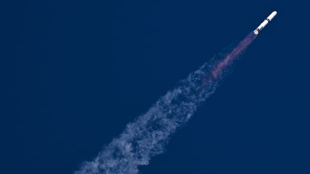 Blue Origin Launches New Flenn Rocket, With 2 Mars-Bound Satellites Agoard