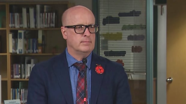 Teachers' union taking Alberta government to court over notwithstanding clause