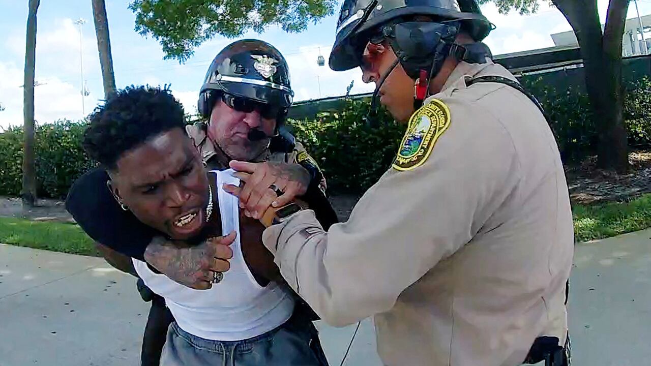 Dolphins’ Tyreek Hill says he could have handled some elements of traffic stop better Dolphins’ Tyreek Hill says he could have handled some elements of traffic stop better