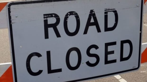Watermain break closes part of Queen Street, disrupts streetcar | CBC News