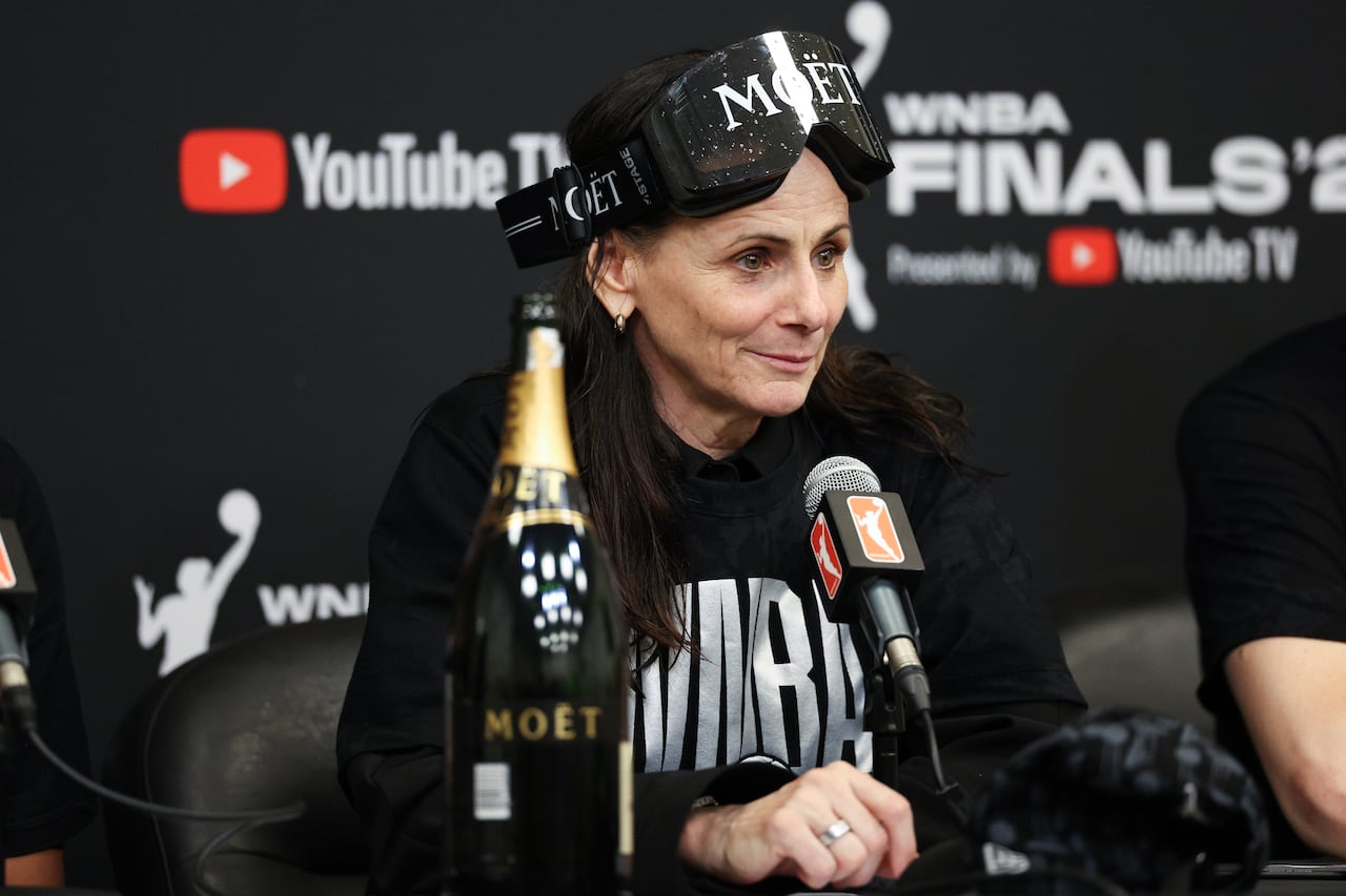 Australian female basketball coach for the Toronto Tempo