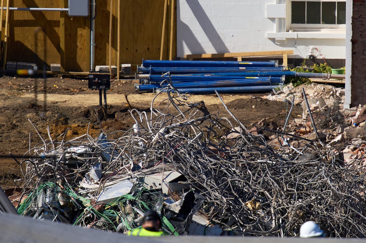 Ropes and poles and other debris haulers are on display at the international level.