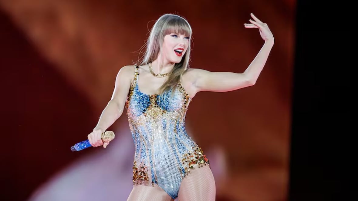 Taylor Swift butters up Toronto crowd at 1st of 6 Eras tour shows