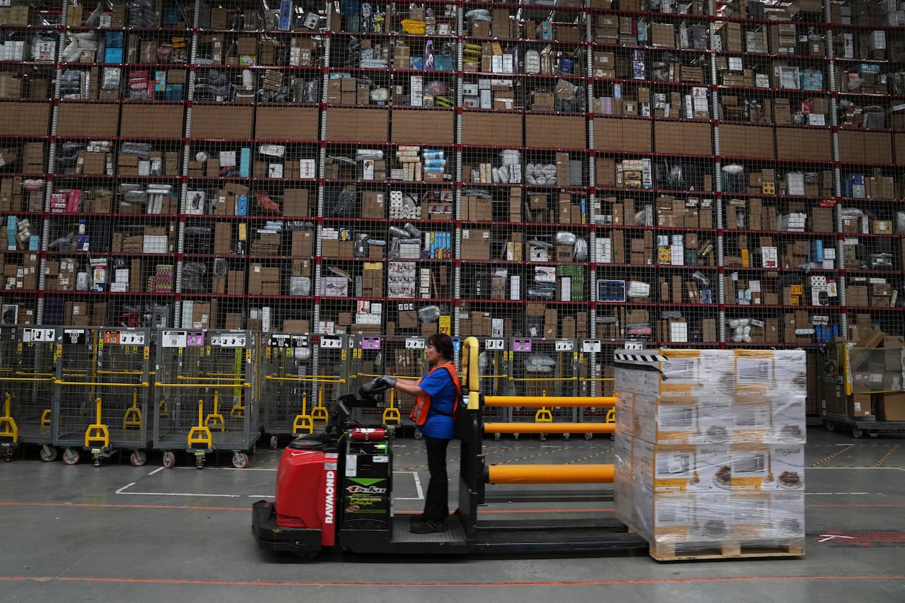 Amazon、企業内で 14,000 件の雇用、主に AI 分野 | CBCニュースを費やす Amazon、企業内で 14,000 件の雇用、主に AI 分野 | CBCニュースを費やす