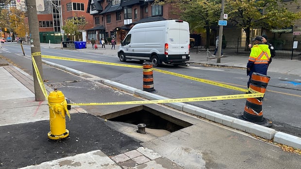 Part of Wellesley Street closed due to sinkhole | CBC News