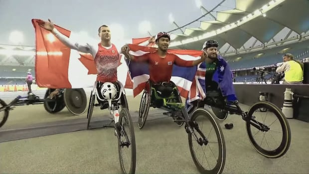 Canada's Austin Smeenk celebrates his bronze medal on Sept. 29, 2025 in New Delhi.