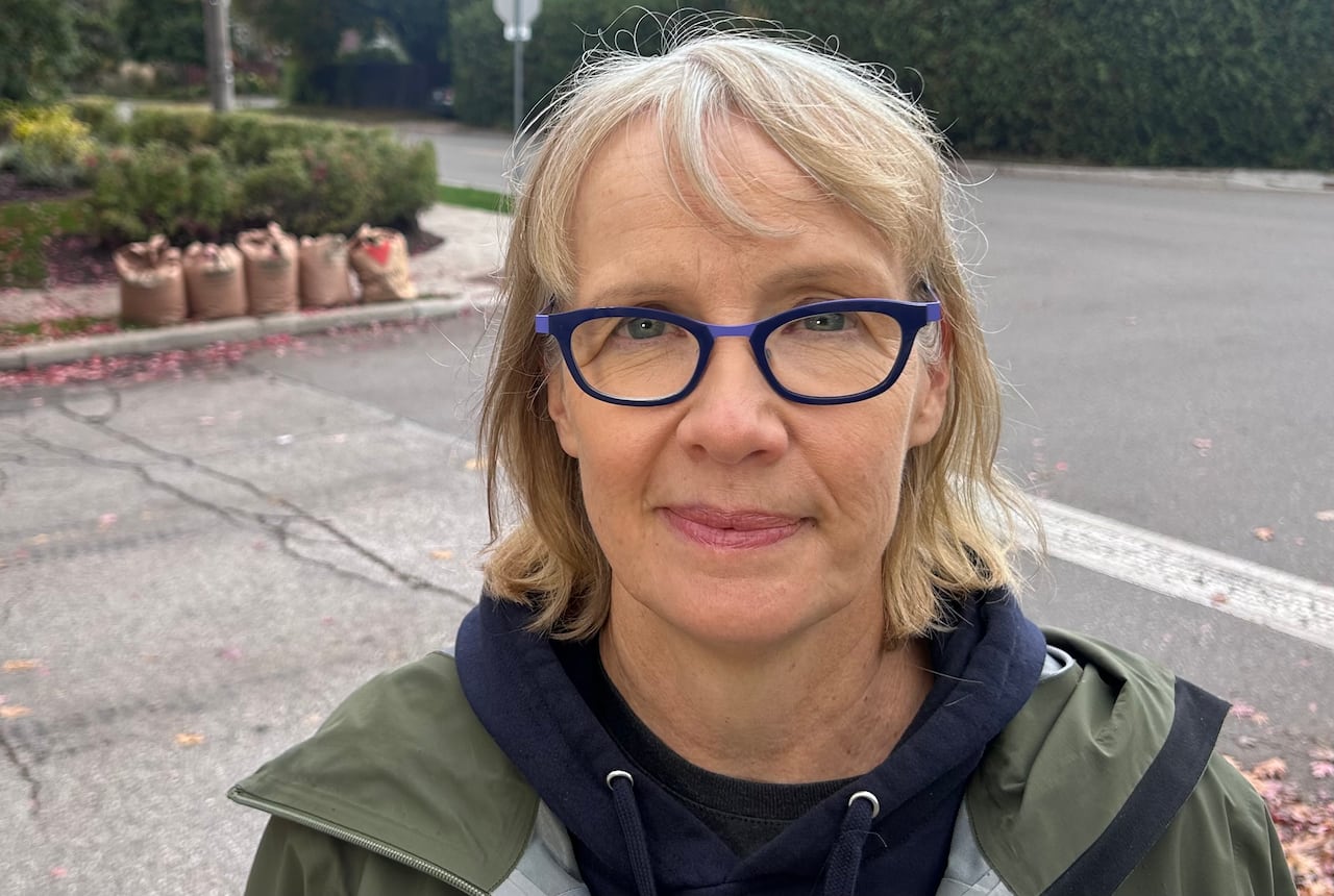 Dženeta Boltona, Dženiferas Kingas kaimiņiene un draudzene, stāsta, ka reiz Kinga pagalmā 15 minūtēs saskaitījusi 30 žurkas.