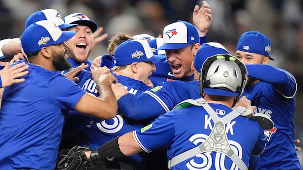 Blue Jays eliminate Yankees, advance to ALCS for 1st time since 2016 | CBC  Sports