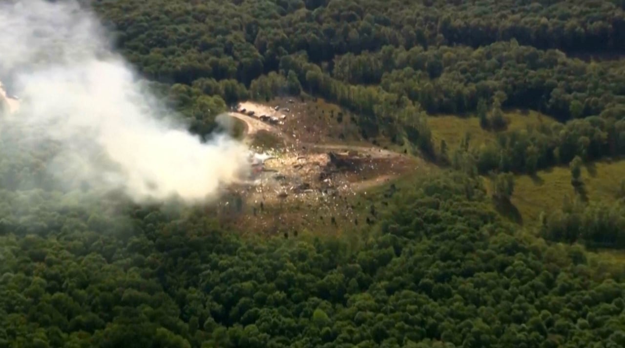 Spiritual views indicate the debris and increase in smoke from behind the building burst.