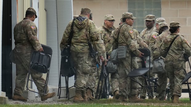 The judge temporarily blocks the shipping of the Tround Troop in Illinois