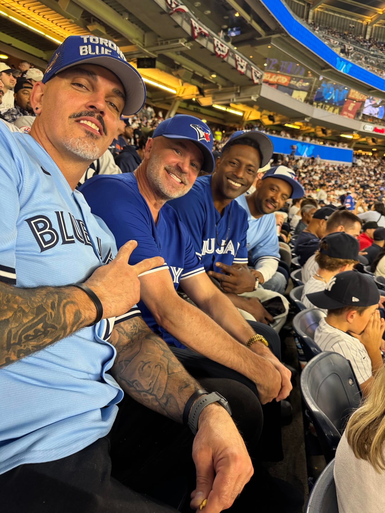 blue jays fans take a selfie