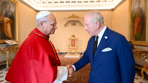 King Charles becomes the first British monarch to pray with the Pope in almost 500 years
